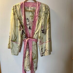 Anthropologie Eloise Cream and Pink Kimono Robe 100% Silk